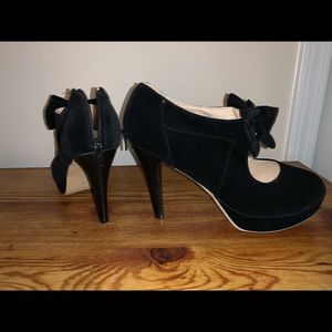 Black velvet heels